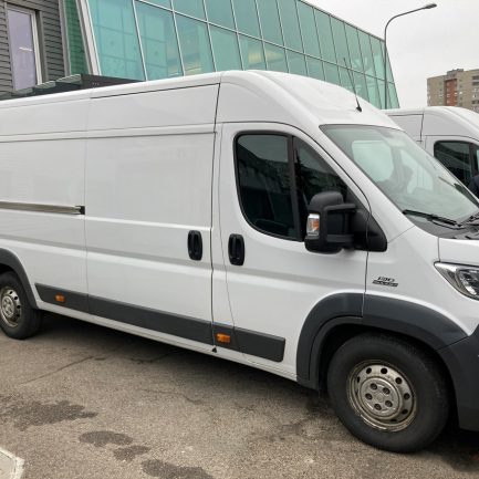 Krovininės transporto priemonės be vairuotojo nuoma
